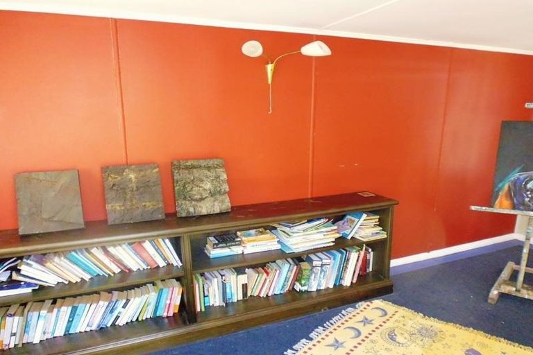Photo of property in 7 Poneke Drive, Waikanae, 5036