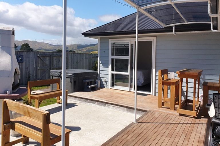 Photo of property in 118 Johnstone Drive, Fitzherbert, Palmerston North, 4410
