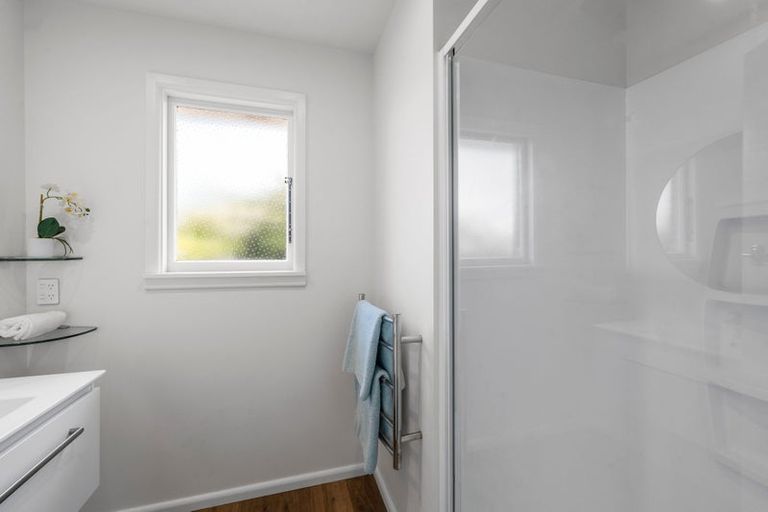 Photo of property in 26 Glenora Place, Hornby, Christchurch, 8042