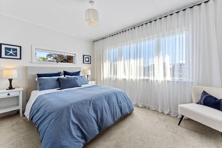 Photo of property in 1/15 Stanley Avenue, Milford, Auckland, 0620