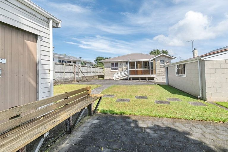 Photo of property in 181 Mangorei Road, Merrilands, New Plymouth, 4312