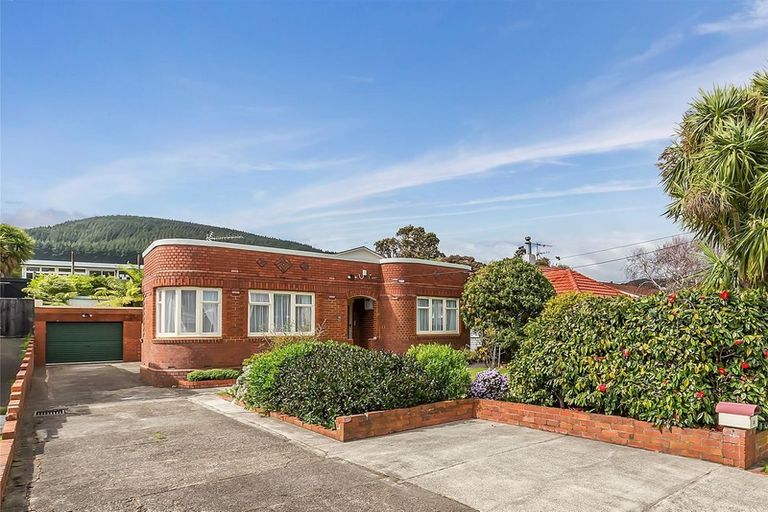 Photo of property in 20 Handyside Street, Tawa, Wellington, 5028