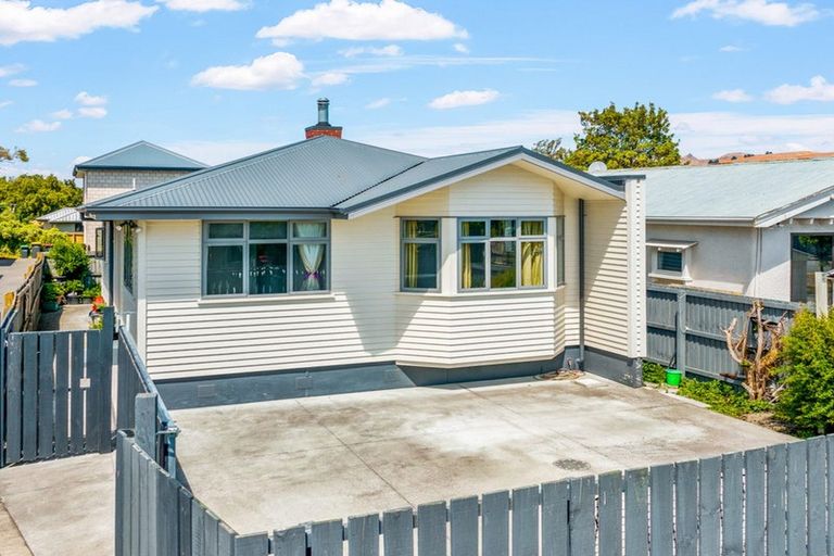 Photo of property in 48 Barbour Street, Waltham, Christchurch, 8011