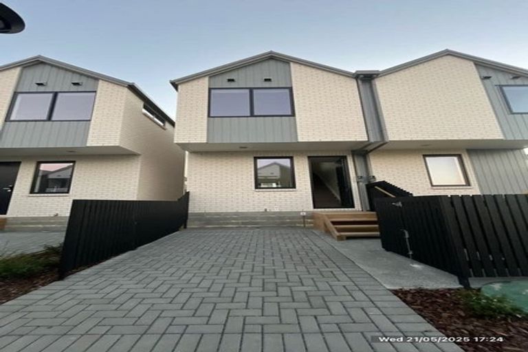 Photo of property in 2/21 Makomako Drive, Orewa, 0931