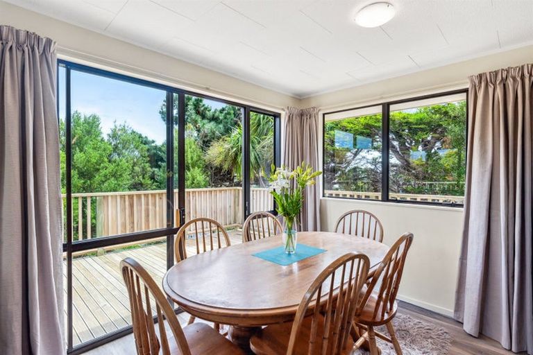 Photo of property in 15 Puketai Place, Pukerua Bay, 5026