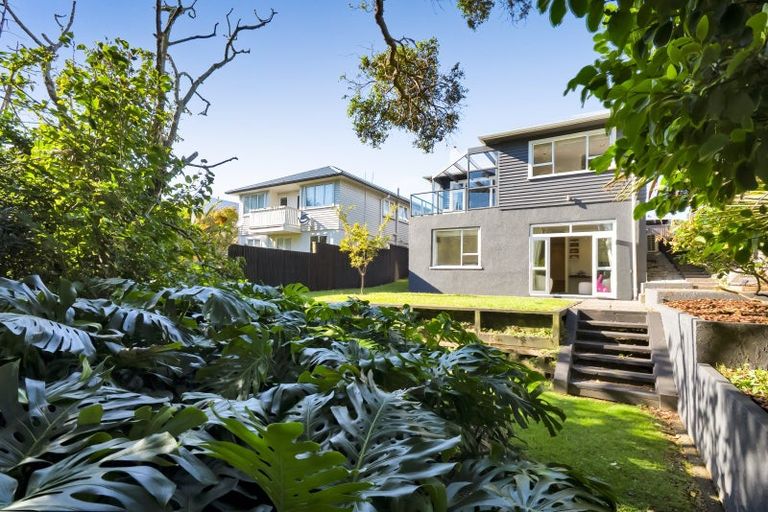 Photo of property in 290 Devon Street West, New Plymouth, 4310