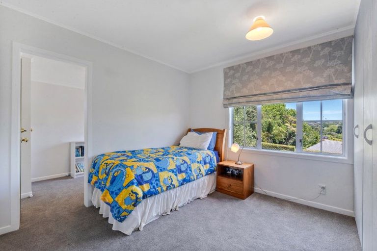 Photo of property in 4 Liston Crescent, Cockle Bay, Auckland, 2014
