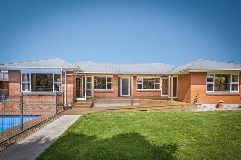 Photo of property in 28 Craven Street, Sockburn, Christchurch, 8042