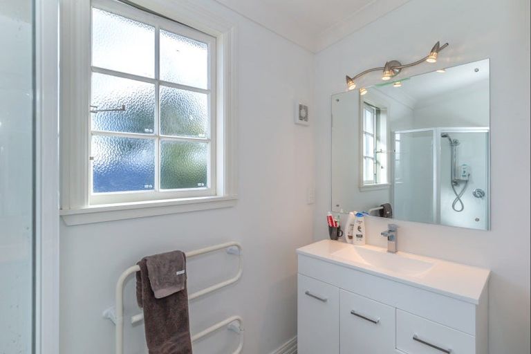 Photo of property in 22 Seddon Street, Levin, 5510