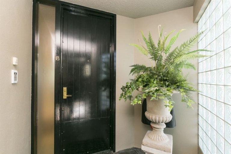 Photo of property in Highwic, 18/32 Hobson Street, Thorndon, Wellington, 6011