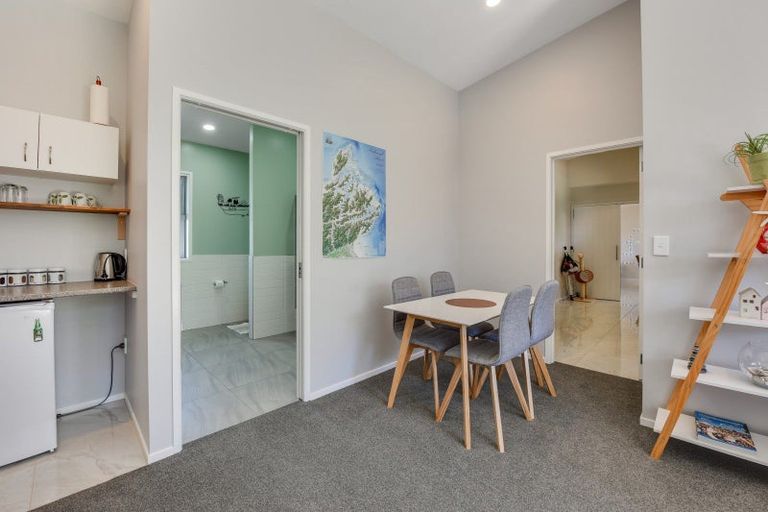 Photo of property in 15 Whitby Close, Waikawa, Picton, 7220