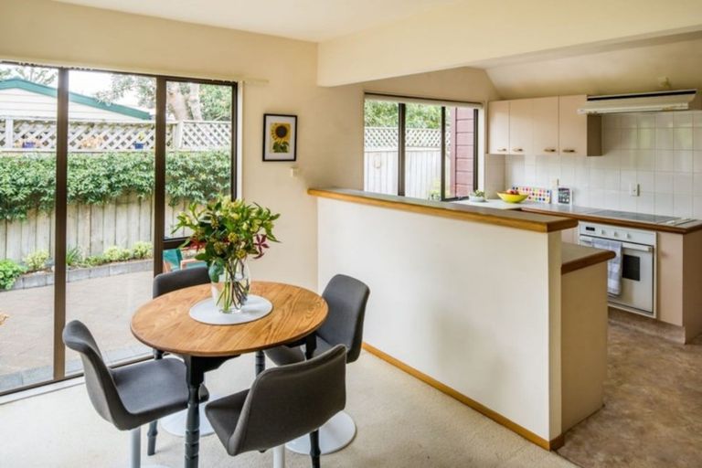 Photo of property in 4/130 Muritai Road, Eastbourne, Lower Hutt, 5013