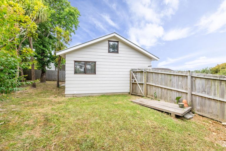 Photo of property in 105a Moire Road, West Harbour, Auckland, 0618