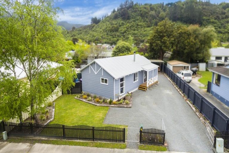 Photo of property in 7 Moonstone Grove, Birchville, Upper Hutt, 5018