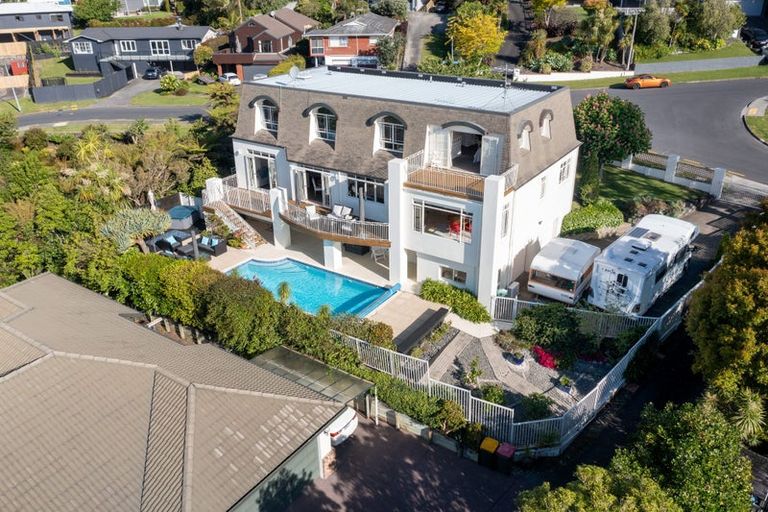 Photo of property in 19 Evelyn Road, Cockle Bay, Auckland, 2014