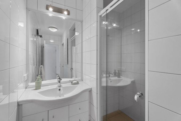 Photo of property in Arno Apartment, 6/8 Mckerrow Place, Sunshine Bay, Queenstown, 9300