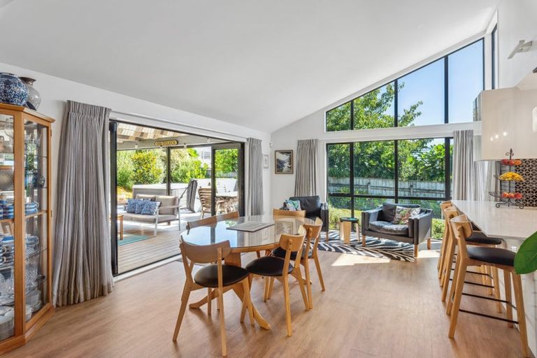 Photo of property in 41 Quadrant Heights, Paraparaumu, 5032