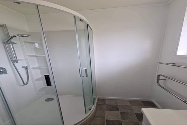 Photo of property in 50b Hartford Crescent, Totara Park, Upper Hutt, 5018