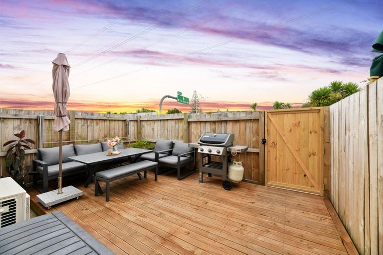 Photo of property in 32a Titoki Street, Te Atatu Peninsula, Auckland, 0610