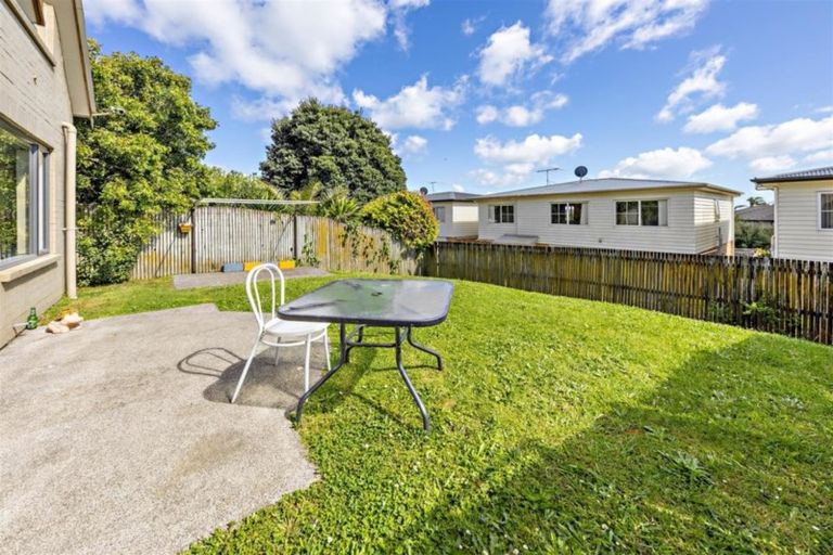 Photo of property in 44 Earnslaw Crescent, Clover Park, Auckland, 2019