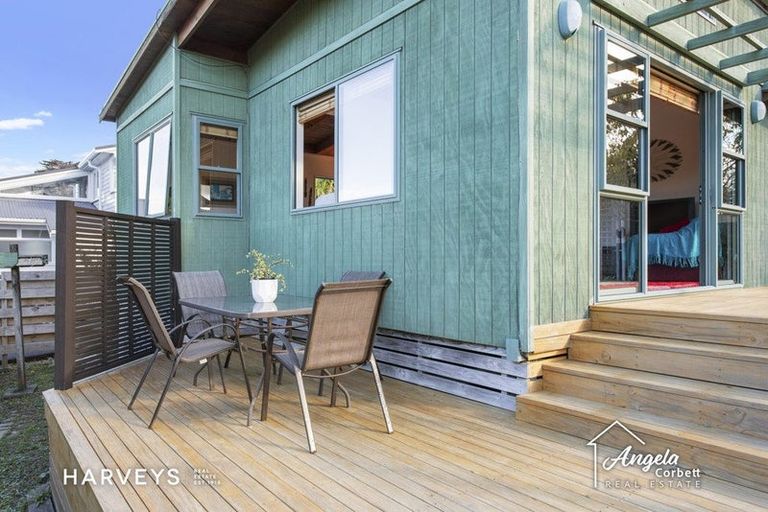 Photo of property in 1/36 Konini Road, Titirangi, Auckland, 0604