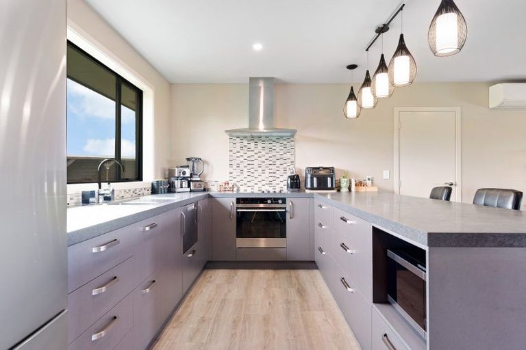 Photo of property in 11 Tui Place, Edendale, Wyndham, 9893