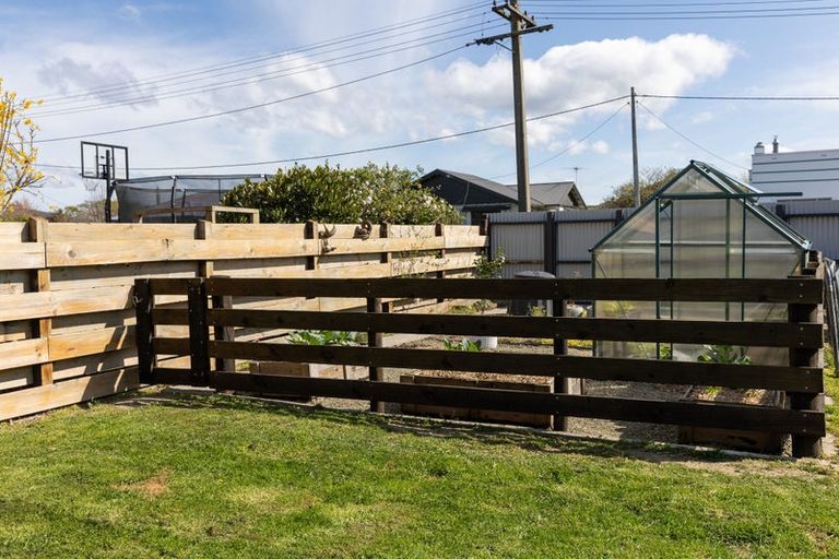 Photo of property in 30 Irving Street, Gore, 9710