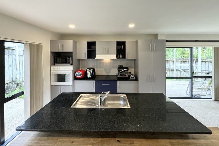 Photo of property in 6 Sun Place, Henderson, Auckland, 0612