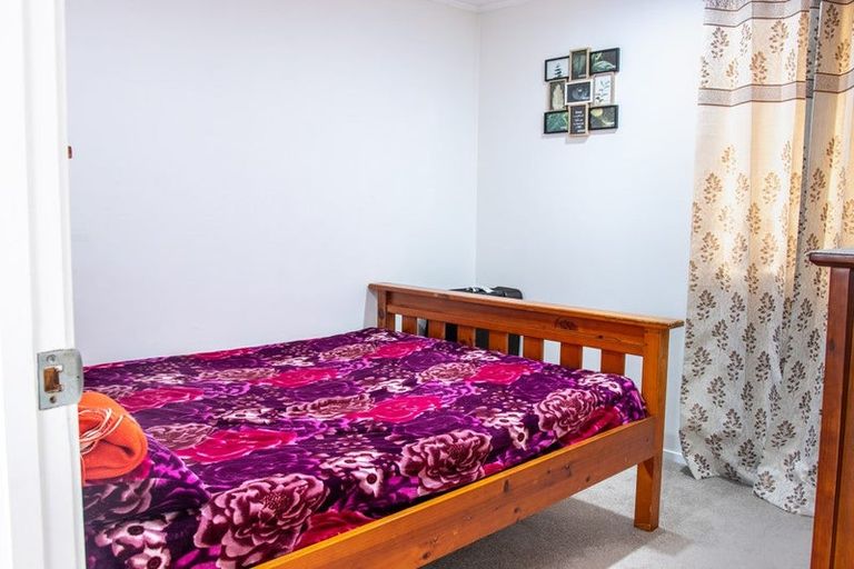 Photo of property in 2/17 Trimdon Street, Randwick Park, Auckland, 2105