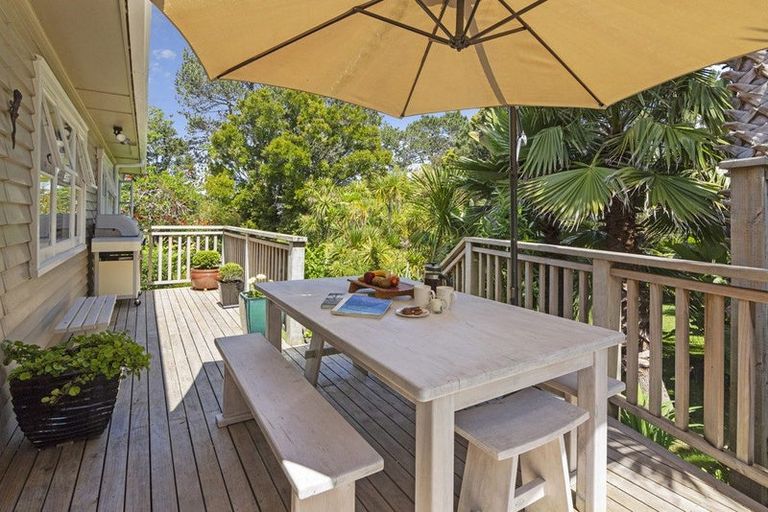 Photo of property in 2/54 Killarney Avenue, Torbay, Auckland, 0630