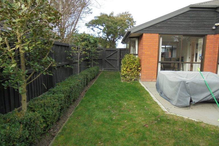 Photo of property in 2/39 Jennifer Street, Bryndwr, Christchurch, 8053