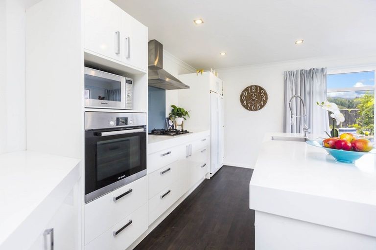 Photo of property in 4 Citrine Grove, Timberlea, Upper Hutt, 5018