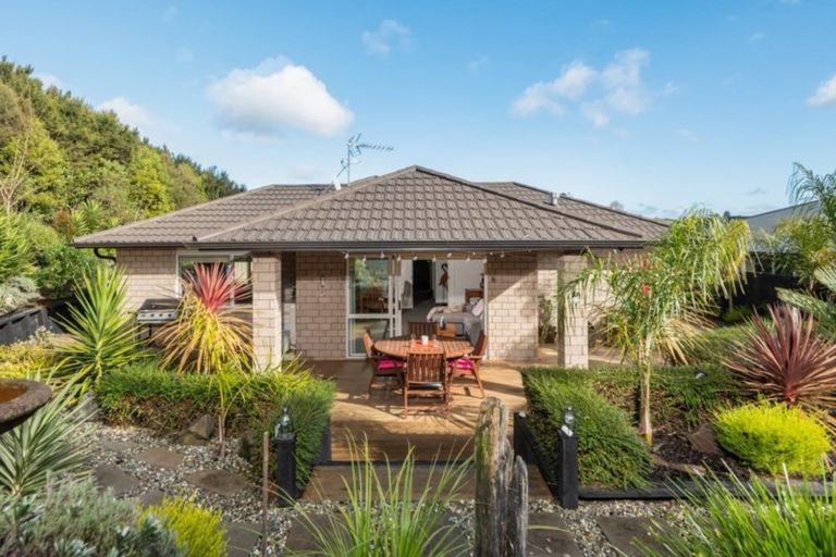 Photo of property in 22 Ellesmere Close, Pyes Pa, Tauranga, 3112