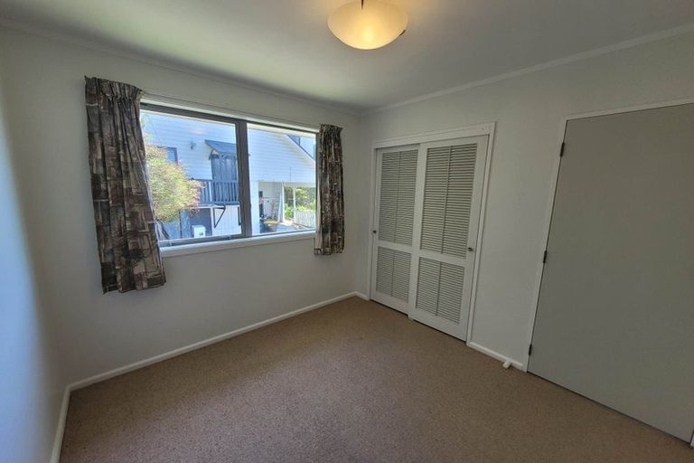 Photo of property in 3 Saint Aidans Way, Tawa, Wellington, 5028