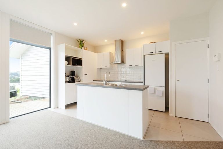 Photo of property in 54 Spenmoor Street, Newlands, Wellington, 6037