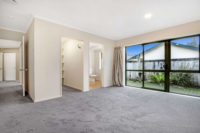 Photo of property in 24 Caulfield Place, Pukehangi, Rotorua, 3015
