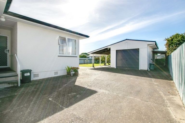 Photo of property in 14 Shackleton Street, Maraenui, Napier, 4110