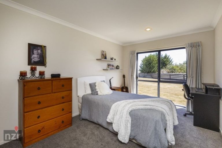Photo of property in 75 Spur Road West, Colyton, Feilding, 4775