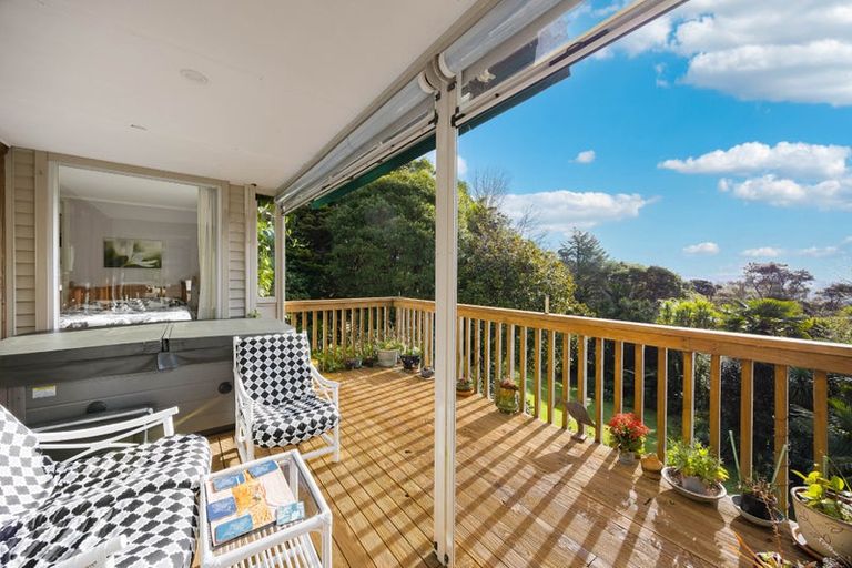 Photo of property in 1135 Scenic Drive North, Swanson, Auckland, 0816