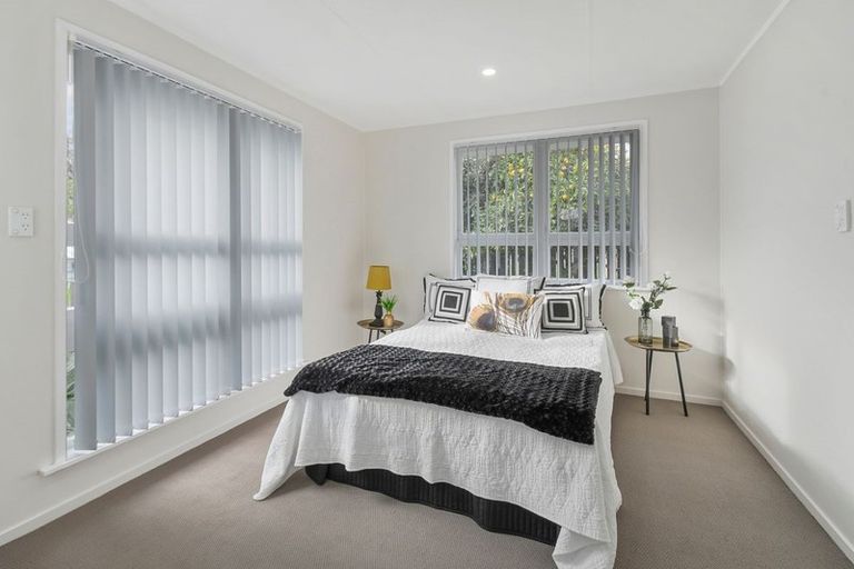 Photo of property in 2 Dulcie Place, Red Hill, Papakura, 2110