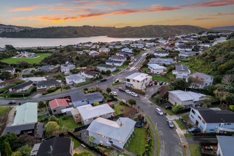 Photo of property in 6 Spey Place, Papakowhai, Porirua, 5024