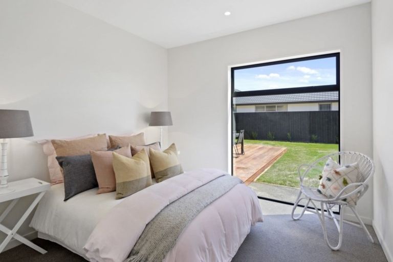 Photo of property in 17 Little Gem Road, Hornby, Christchurch, 8025