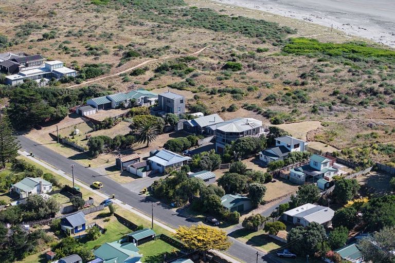 Photo of property in 105 Rua Avenue, Waitarere Beach, Levin, 5510