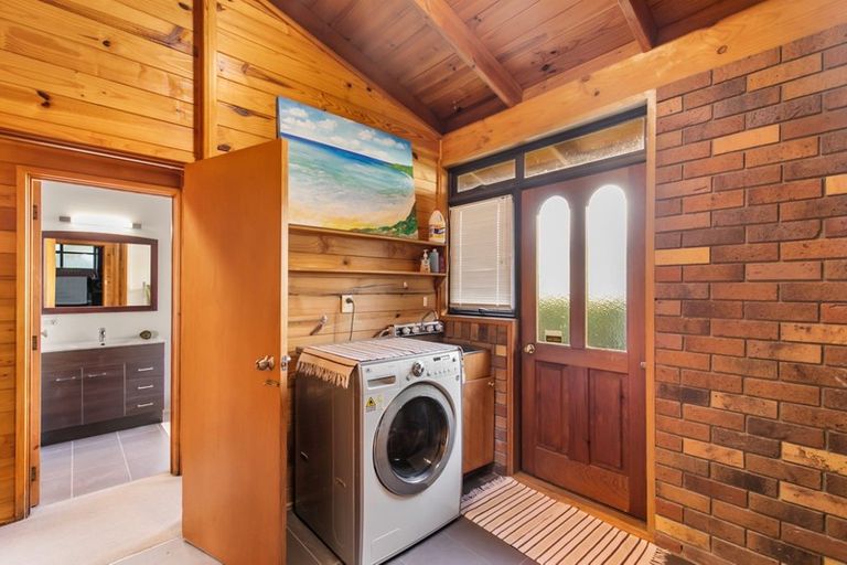 Photo of property in 17 Maygrove Drive, Orewa, 0931