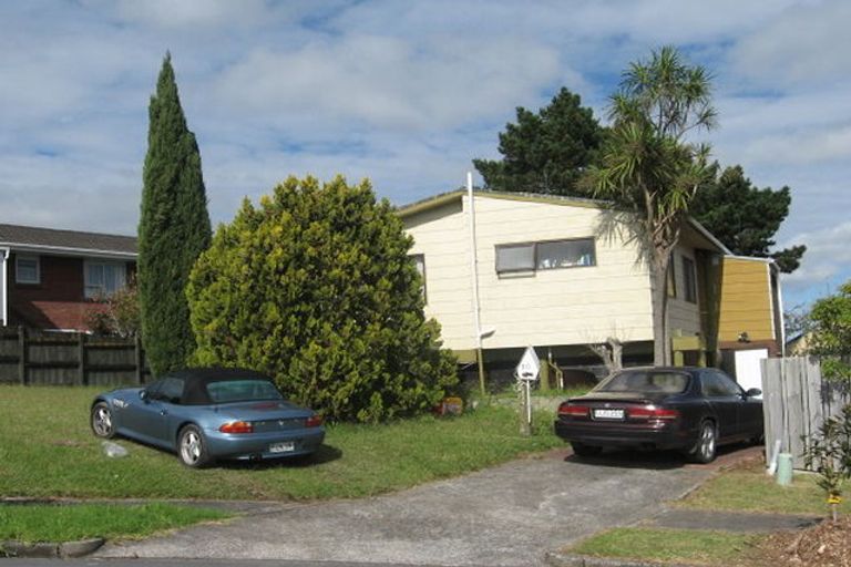 Photo of property in 10 Acland Place, Botany Downs, Auckland, 2010