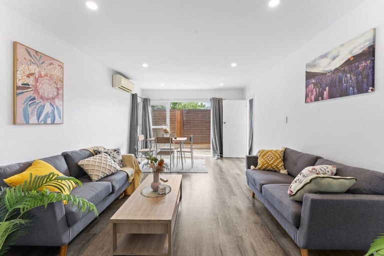 Photo of property in 21 Mcquarrie Avenue, Wattle Downs, Auckland, 2103