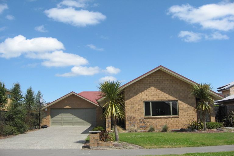 Photo of property in 3 Evergreen Place, Parklands, Christchurch, 8083