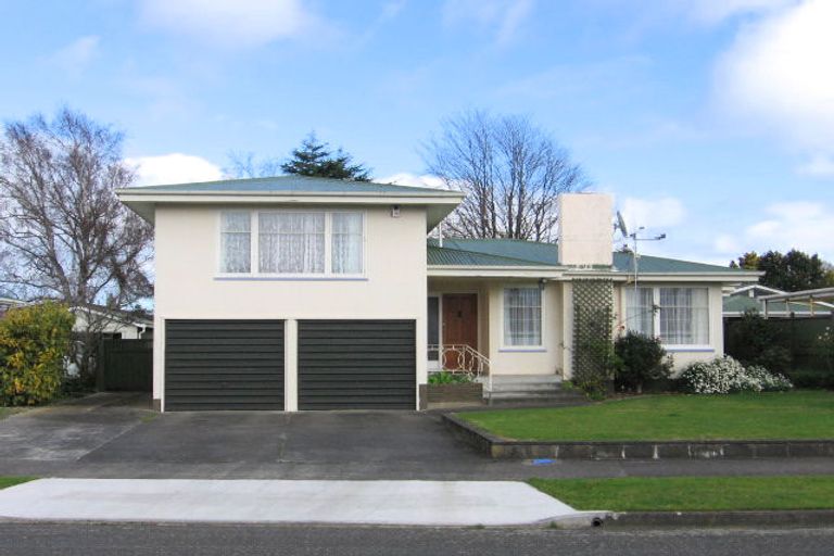 Photo of property in 32 Richmond Avenue, Takaro, Palmerston North, 4410