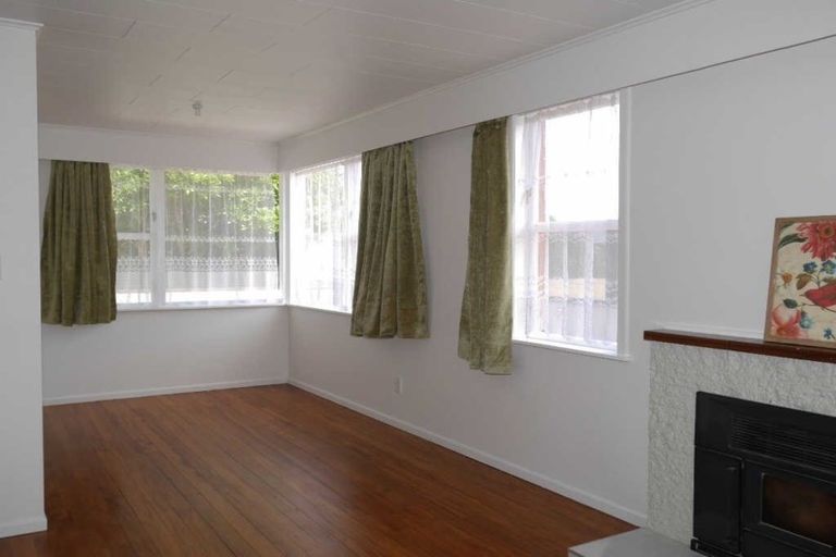 Photo of property in 12 Kowhai Grove, Raumati Beach, Paraparaumu, 5032
