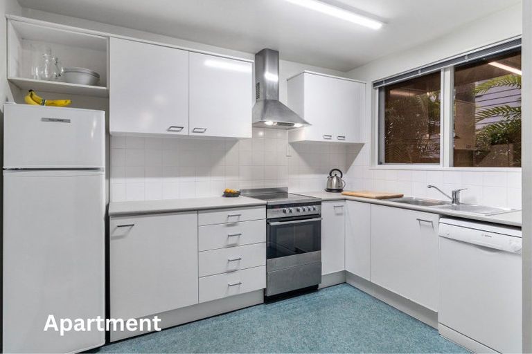 Photo of property in 41 Old Lake Road, Narrow Neck, Auckland, 0624